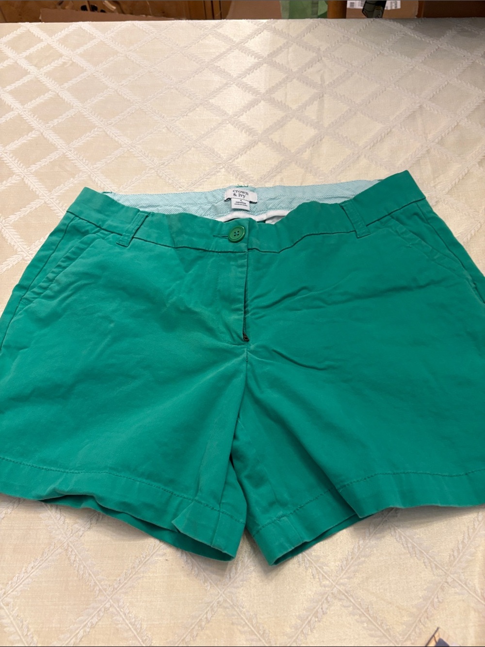 Crown & Ivy Kelly Green Women's Chino Shorts